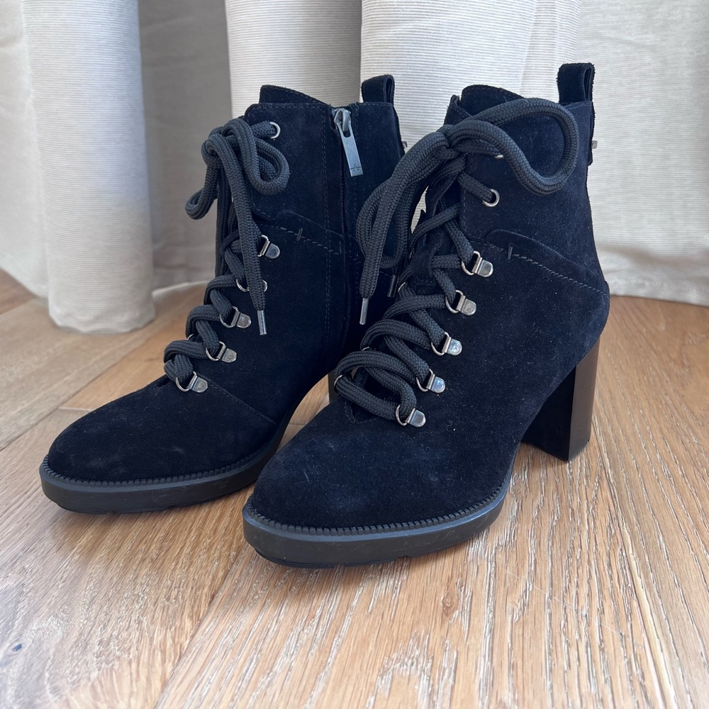 Beautiful Black Suede Aquatalia Lace Up Booties Sz 8